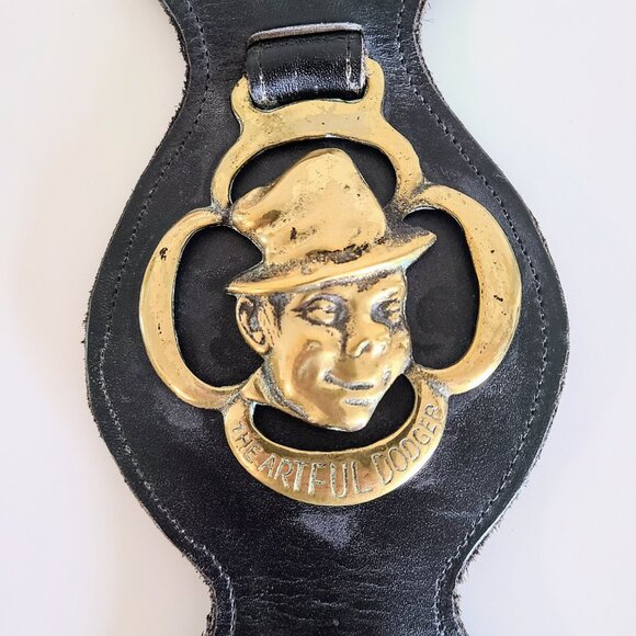 Vintage Brass Horse Medallions On Leather Harness Strap, Set Of Five Medallions - Picture 8 of 10